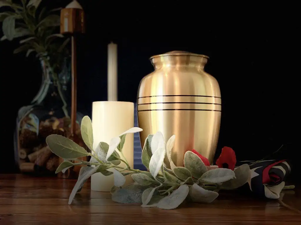 Buying an affordable brass cremation urn